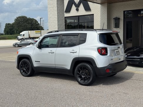 Used 2020 Jeep Renegade Altitude image 8