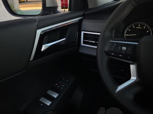 New 2025 Mitsubishi Outlander SE image 19