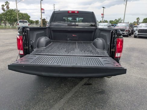 Used 2016 RAM 1500 Classic SLT image 30