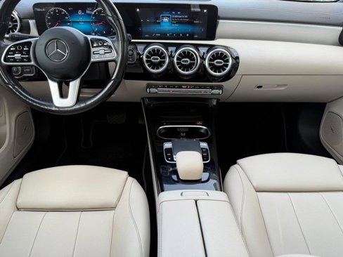 Used 2021 Mercedes-Benz CLA 250 4MATIC image 9