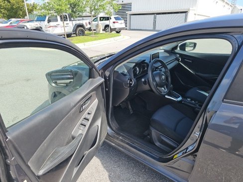 Used 2017 Toyota Yaris iA image 6
