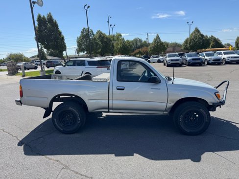 Used 2000 Toyota Tacoma 2WD Regular Cab image 6