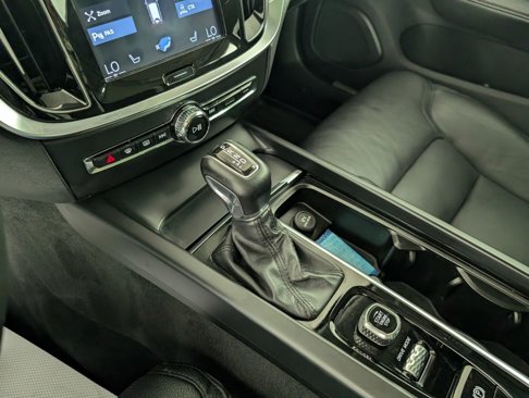 Used 2020 Volvo V60 T5 Cross Country w/ Protection Package Premier image 25