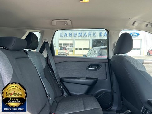 Used 2023 Nissan Rogue SV image 14