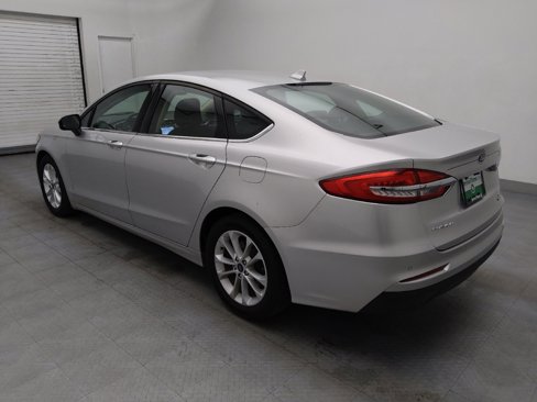 Used 2019 Ford Fusion SE image 3