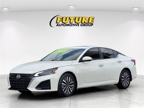 Used 2023 Nissan Altima 2.5 SV w/ SV Premium Package image 5