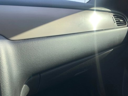 Used 2013 Chevrolet Avalanche LT image 22