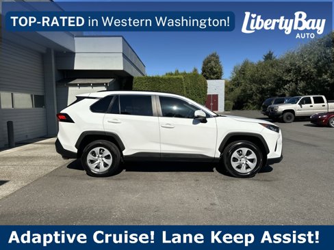 Used 2021 Toyota RAV4 LE image 5