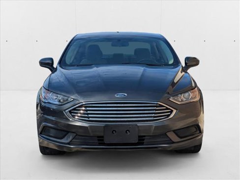Used 2018 Ford Fusion S image 2