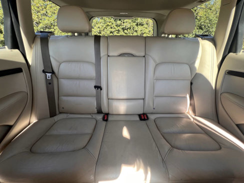 Used 2012 Volvo XC70 3.2 image 27