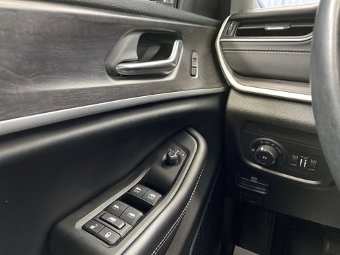Certified 2021 Jeep Grand Cherokee L Limited image 23