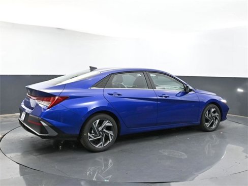 Used 2024 Hyundai Elantra SEL w/ Convenience Package image 7
