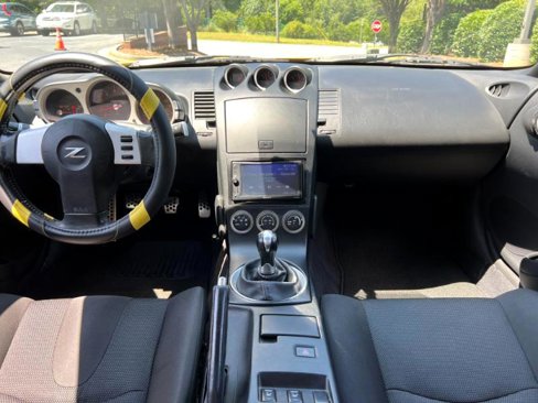 Used 2005 Nissan 350Z Touring w/ (N93) Cargo Convenience Pkg image 26
