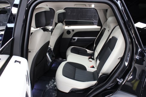 Used 2020 Land Rover Range Rover Sport HST image 30