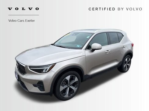 Certified 2024 Volvo XC40 B5 Plus w/ Climate Package image 2