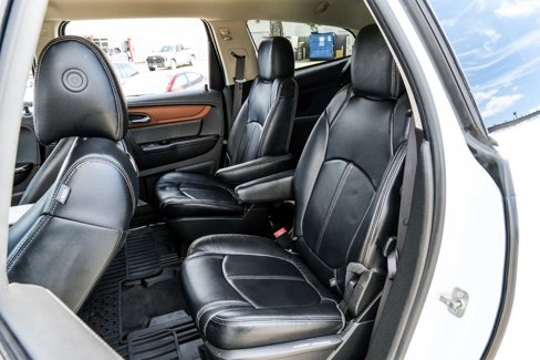 Used 2017 Chevrolet Traverse LT image 36