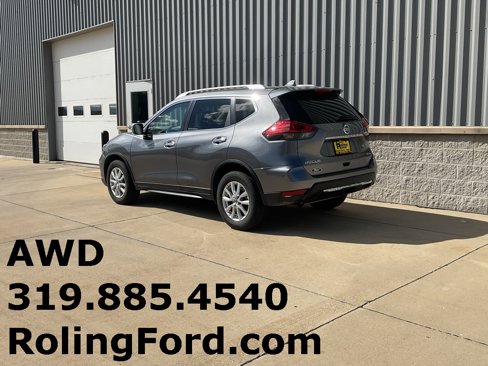 Used 2017 Nissan Rogue SV image 3