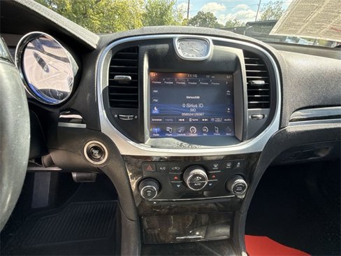 Used 2014 Chrysler 300 C image 11