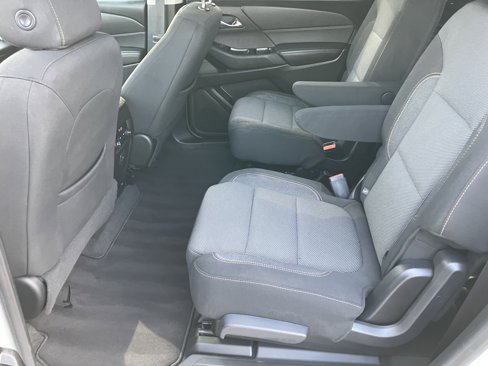 Used 2020 Chevrolet Traverse LT image 14