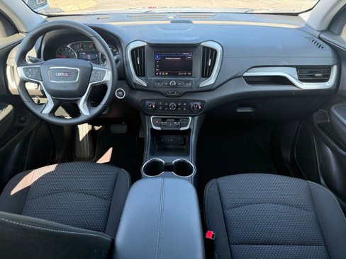 Used 2024 GMC Terrain SLE w/ Driver Convenience Package image 14