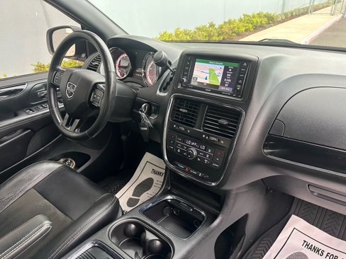 Used 2019 Dodge Grand Caravan SXT w/ Driver Convenience Group image 29