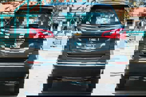 Used 2018 Chevrolet Equinox LS image 4