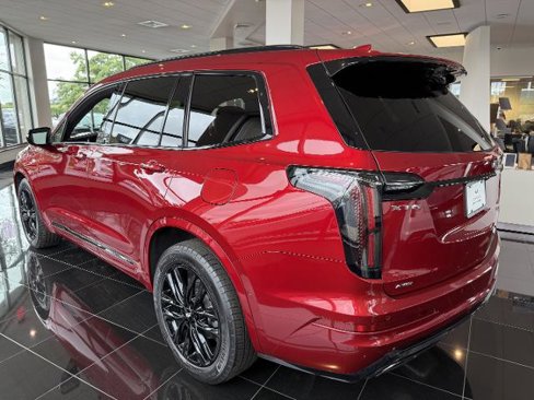 Certified 2021 Cadillac XT6 Sport w/ LPO, ONYX Package image 4