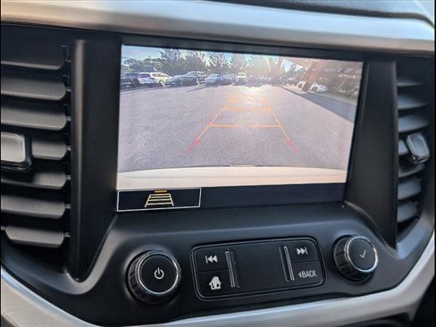 Used 2020 GMC Acadia SLT image 10