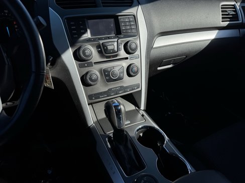 Used 2014 Ford Explorer XLT image 14