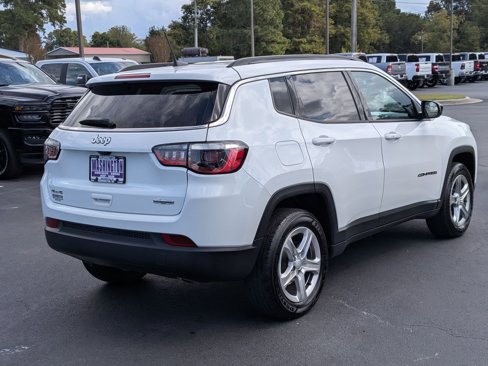 Used 2023 Jeep Compass Latitude image 5