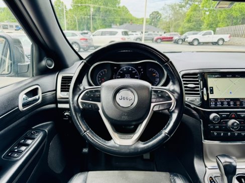 Used 2020 Jeep Grand Cherokee Laredo w/ Laredo X Package image 7