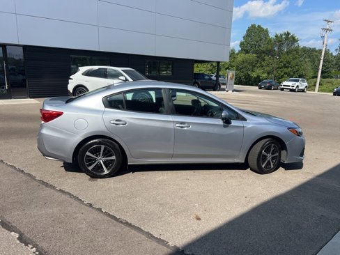 Used 2022 Subaru Impreza 2.0i Premium image 2