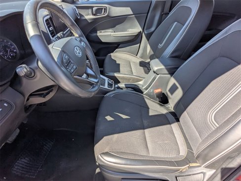 Used 2022 Hyundai Venue Limited image 16