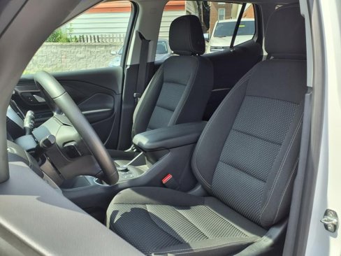 Used 2022 GMC Terrain SLE w/ Driver Convenience Package image 9