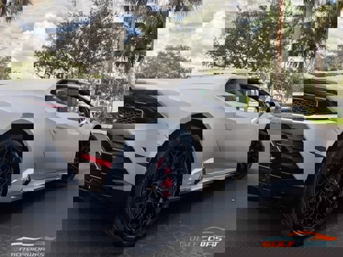 Used 2020 Lamborghini Huracan EVO image 65