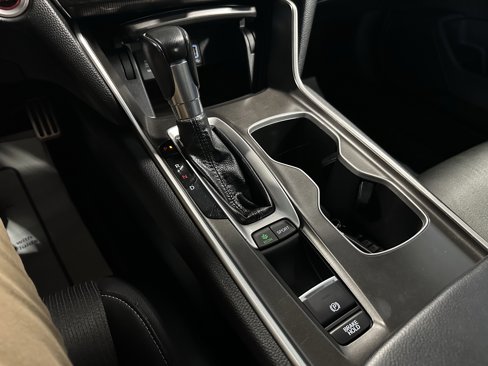 Used 2018 Honda Accord Sport image 11