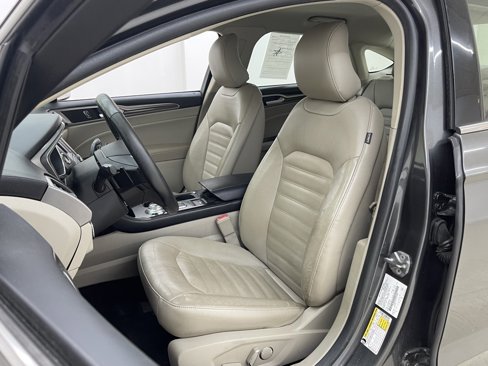 Used 2018 Ford Fusion SE image 17