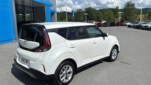 Used 2023 Kia Soul LX w/ Option Group 015 image 5