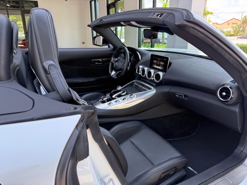 Used 2018 Mercedes-Benz AMG GT Roadster image 30