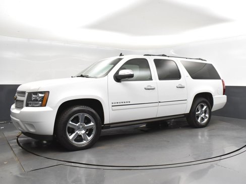 Used 2013 Chevrolet Suburban LTZ image 3
