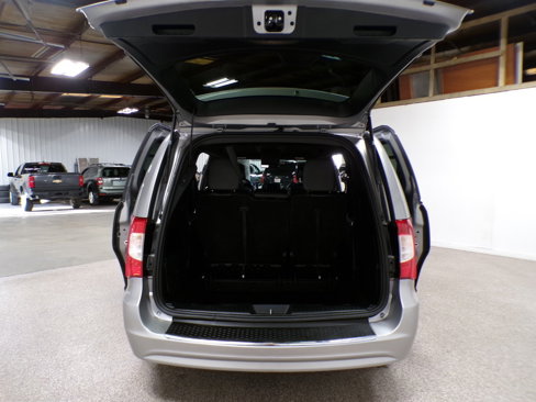 Used 2015 Chrysler Town & Country S image 13