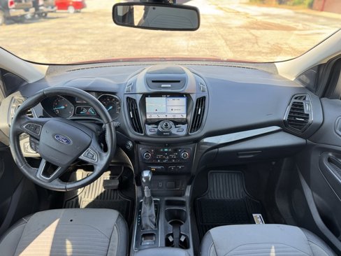 Used 2017 Ford Escape Titanium image 9