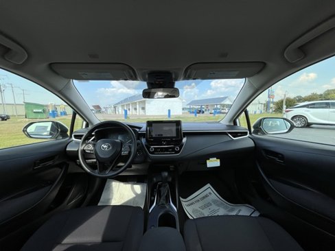 Used 2025 Toyota Corolla LE w/ LE Premium Package image 10