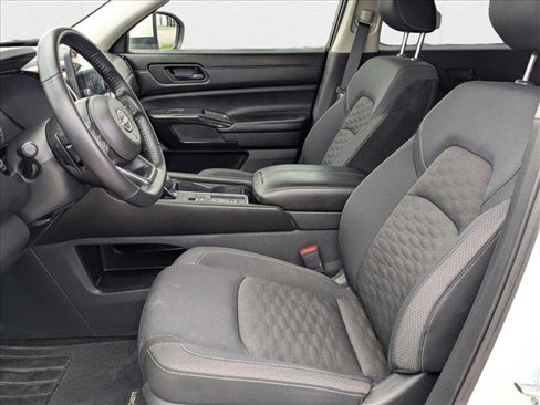Used 2024 Nissan Pathfinder SV image 15