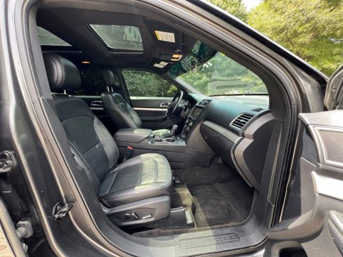 Used 2016 Ford Explorer XLT w/ Equipment Group 202A image 13