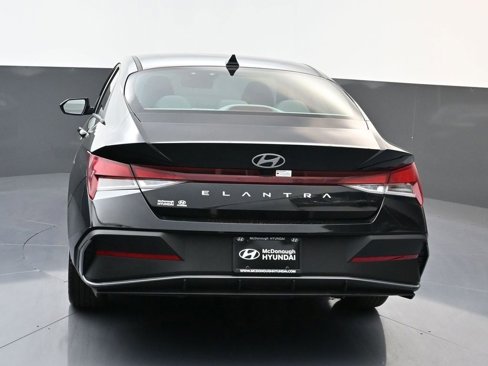 Certified 2024 Hyundai Elantra SEL image 5