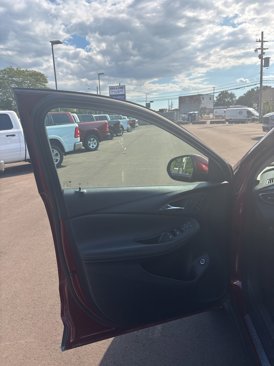 Used 2023 Buick Encore GX Essence image 9