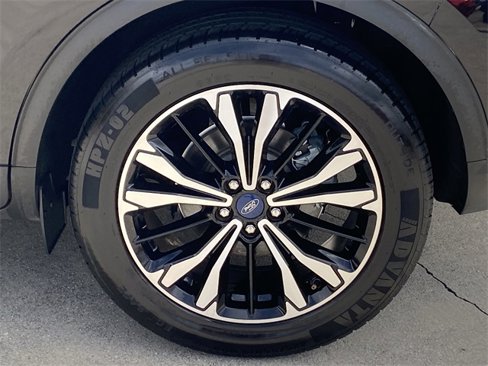 Used 2022 Ford Escape SE w/ SE Sport Appearance Package image 32