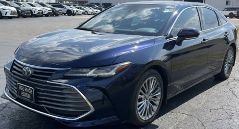 Used 2022 Toyota Avalon Limited image 4