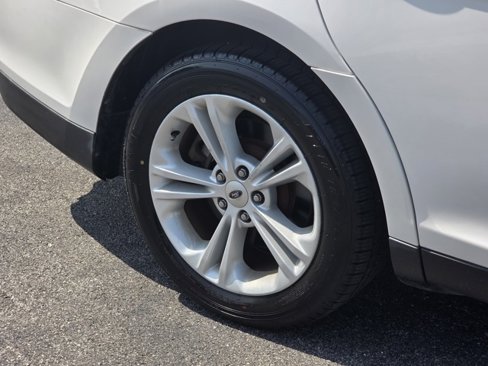Used 2015 Ford Taurus SEL w/ Equipment Group 201A image 11